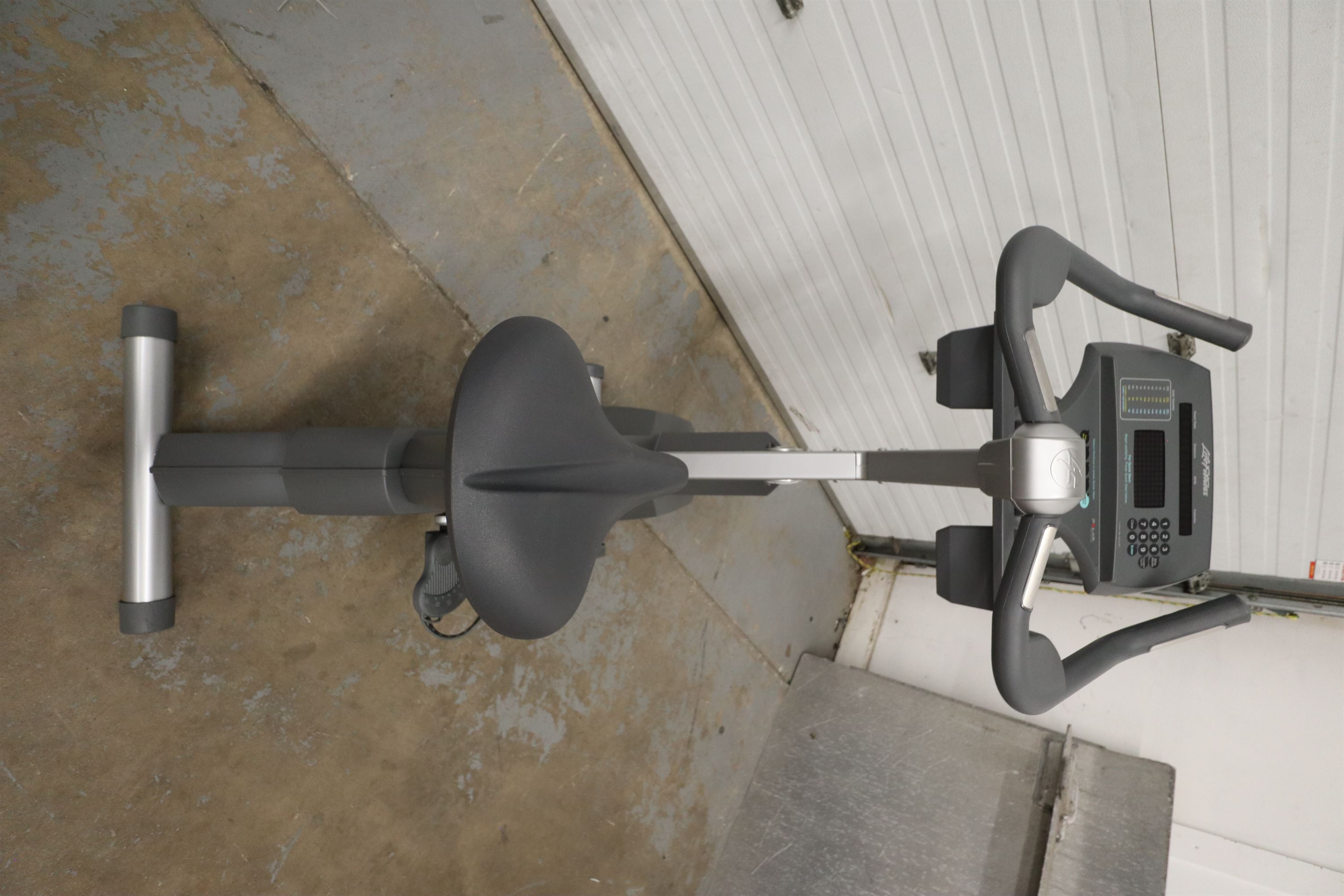 Used Life Fitness 95Ci Upright Stationary Bike