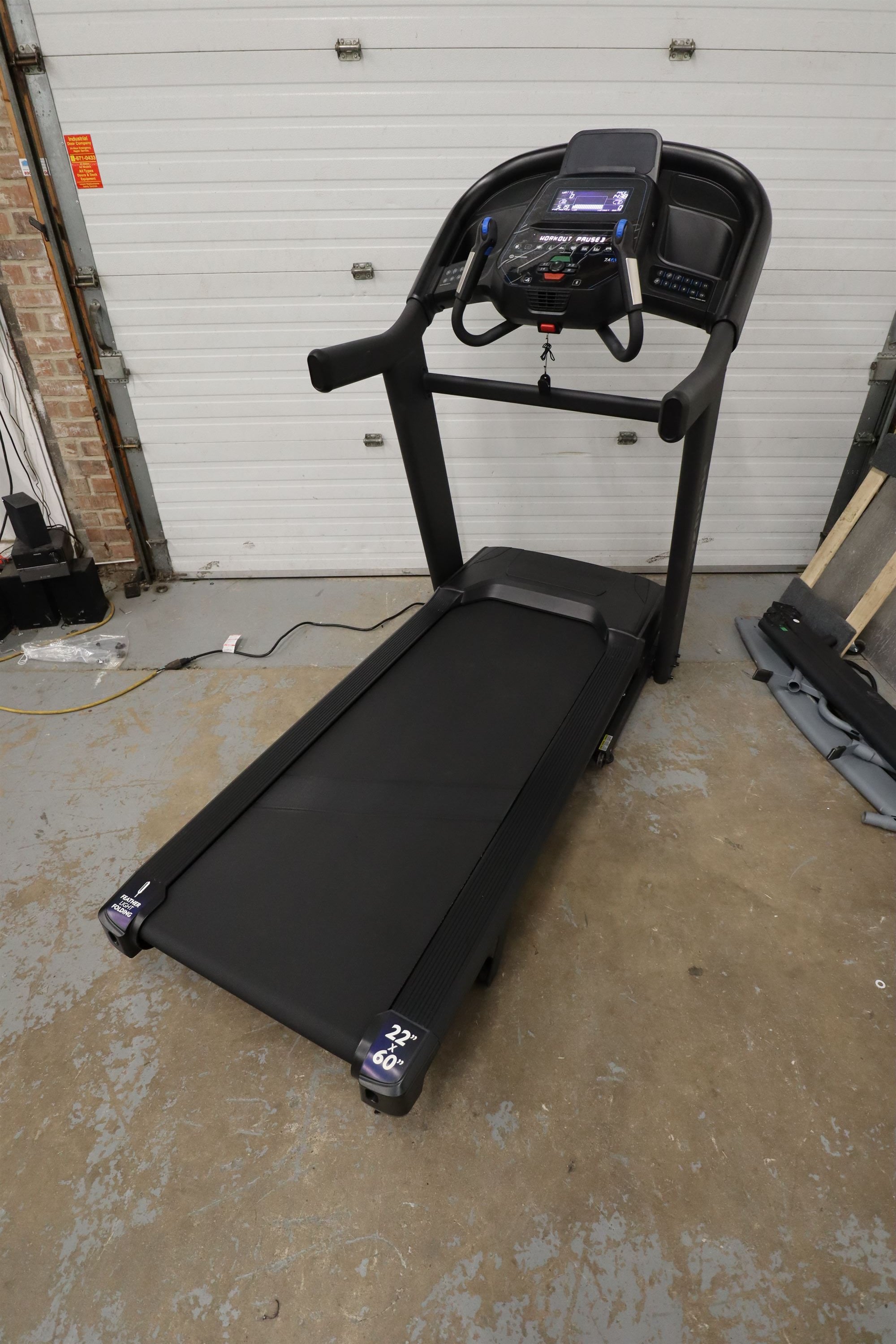 Used Horizon Fitness 7.4AT TM499G Folding Treadmill