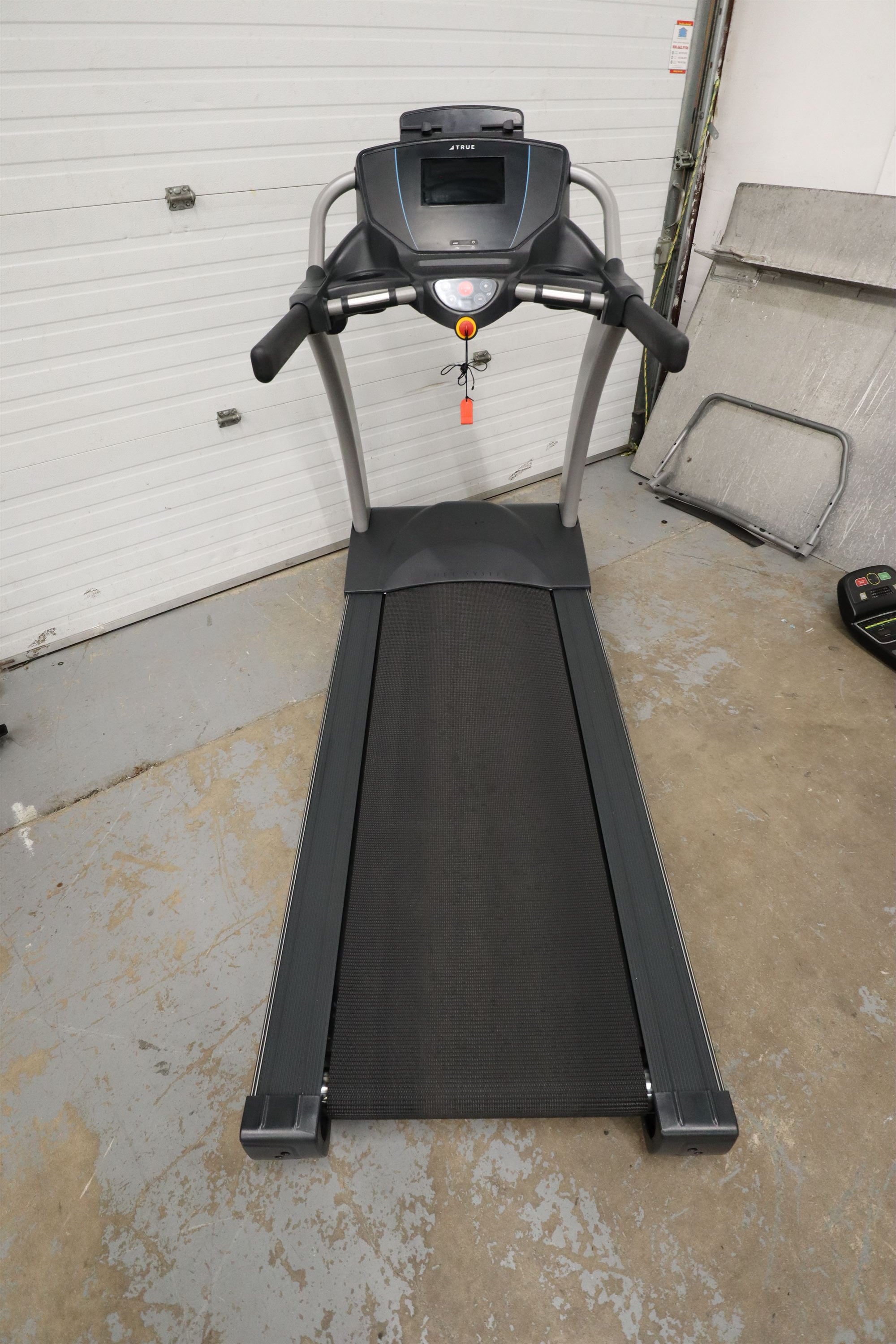 Used True Fitness PS800 Performance Series 800 TPS800 Non Folding Treadmill
