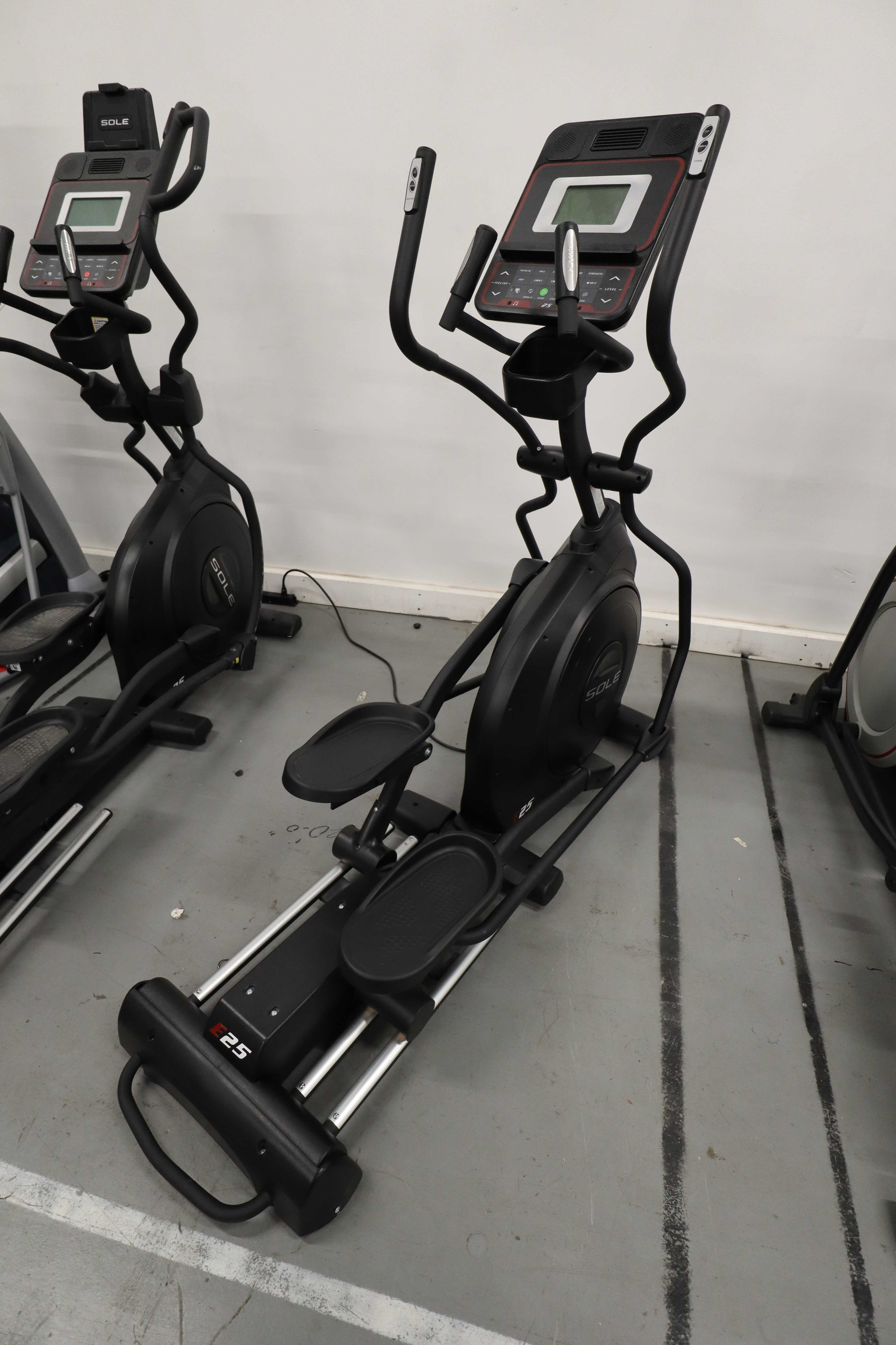 Used Sole E25 525018 Adjustable Inline Elliptical