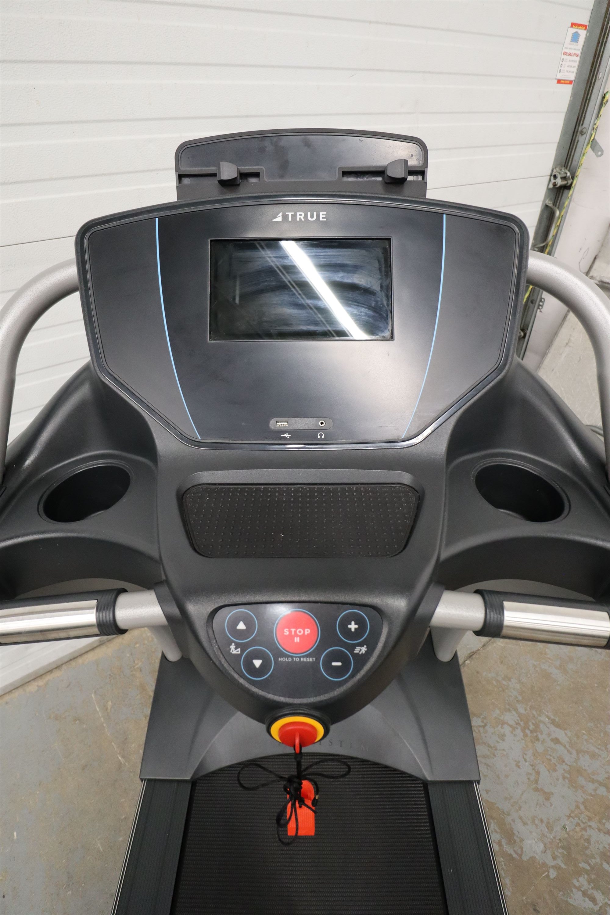 Used True Fitness PS800 Performance Series 800 TPS800 Non Folding Treadmill