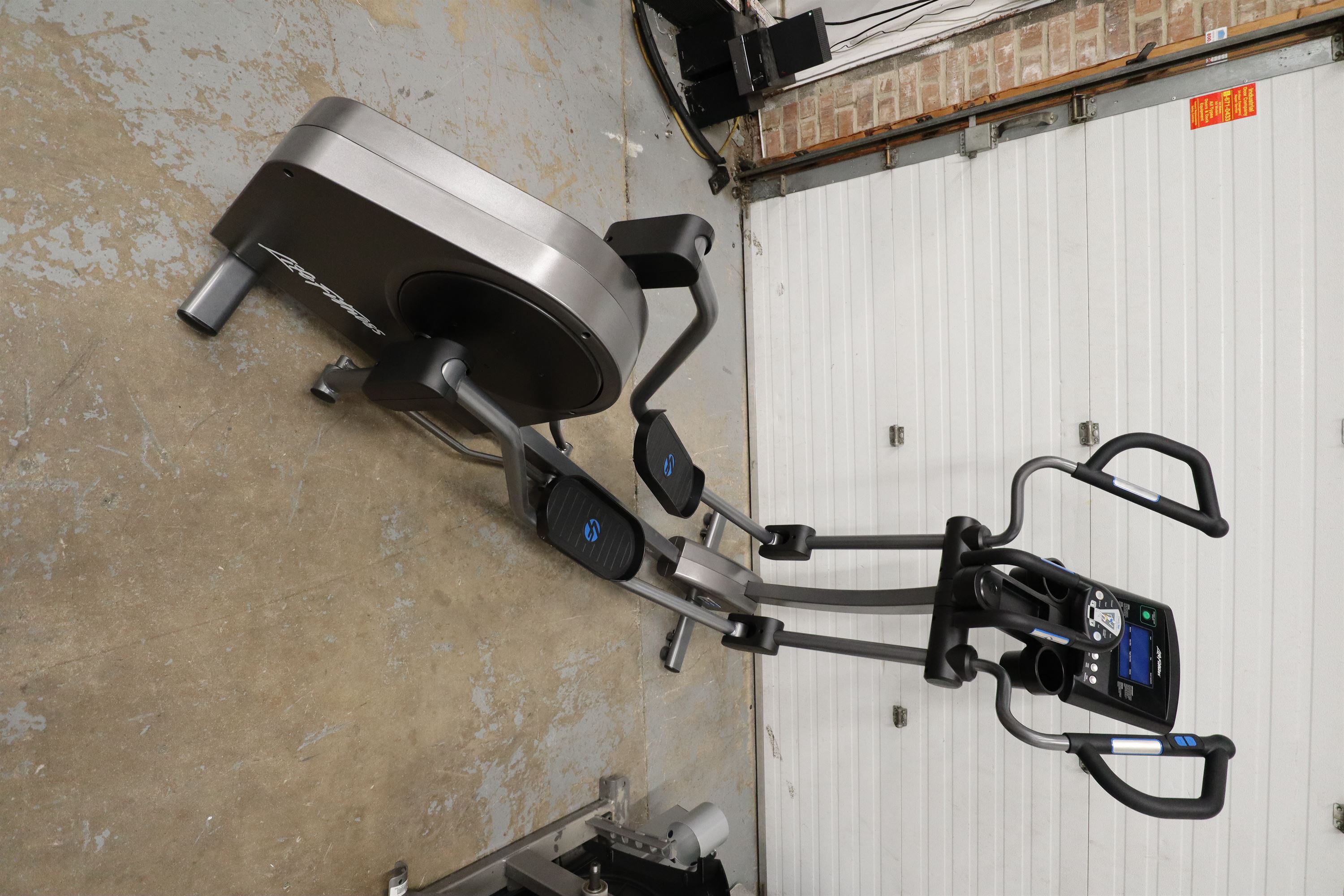 Used Life Fitness E3 W Go Console Elliptical
