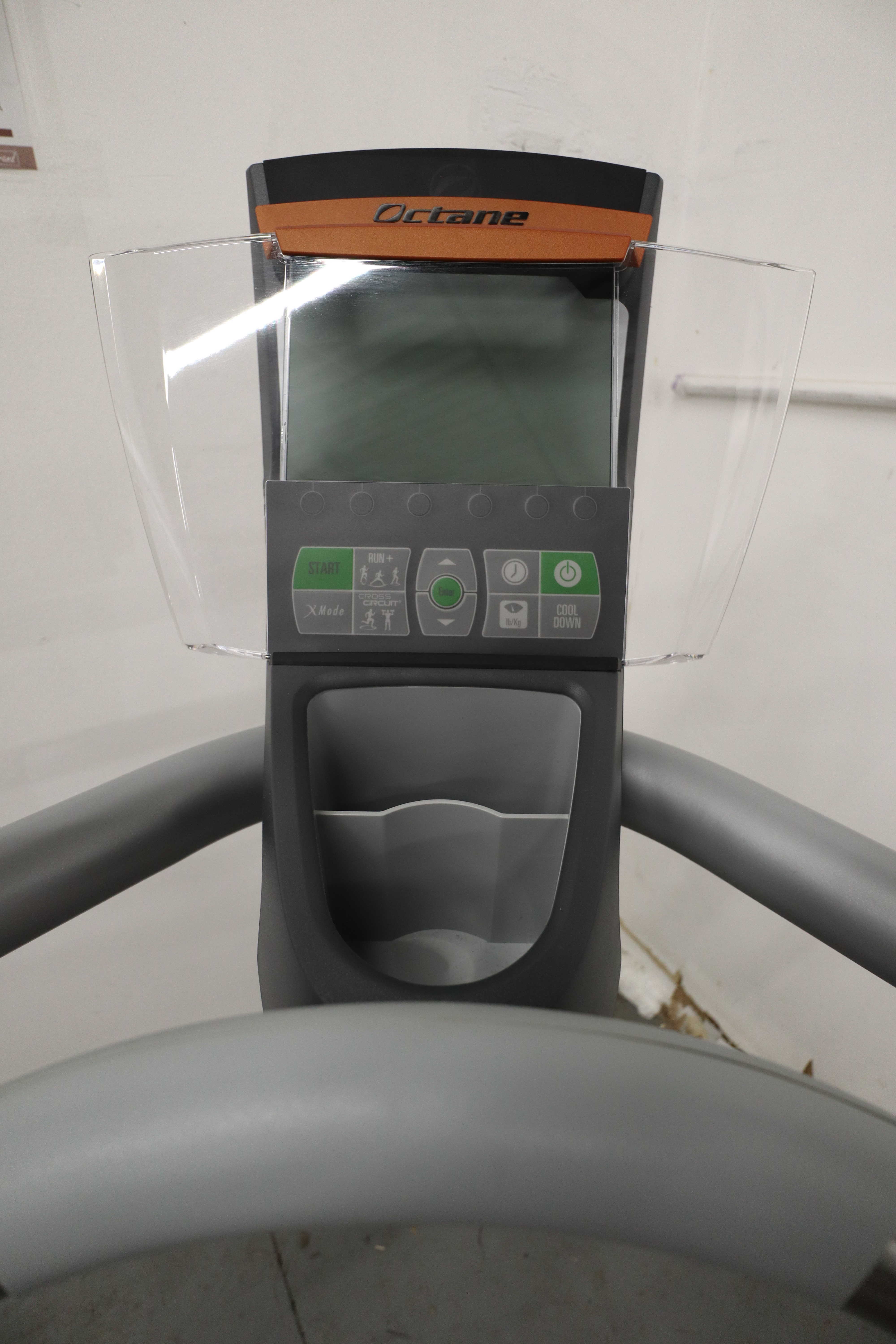 Used Octane Fitness ZR8 Zero Runner F1706M Adjustable Stride Elliptical