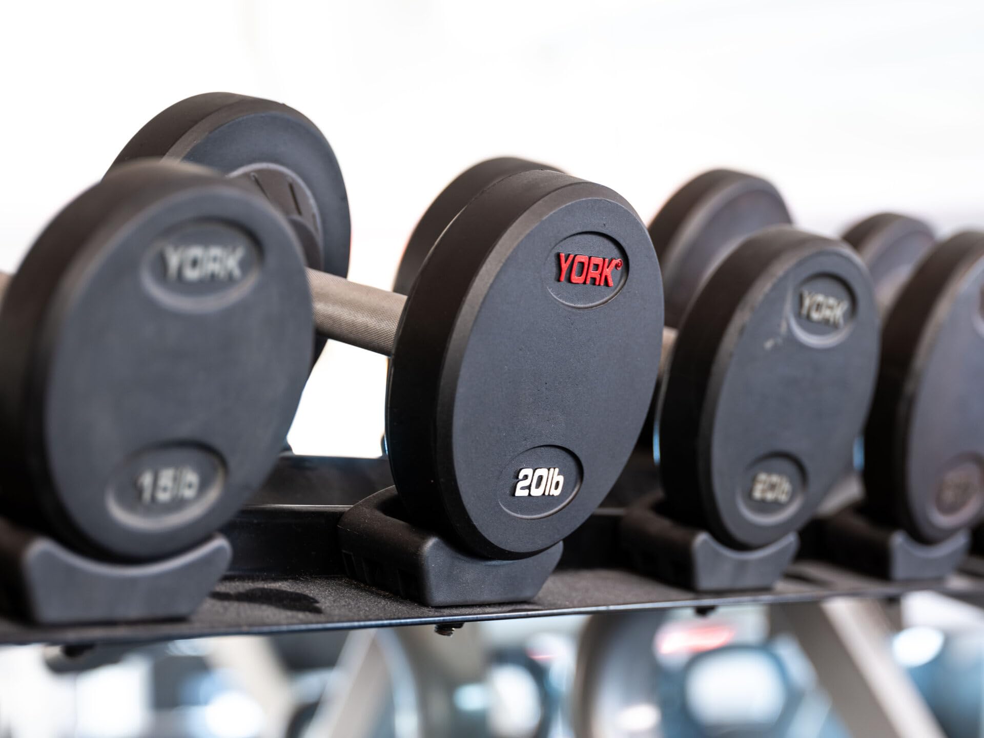 New York Barbell Pro Style 150lb Dumbbell &ndash; 30mm Knurled Chrome Handle, Rubber-Coated Steel Core York Freeweight