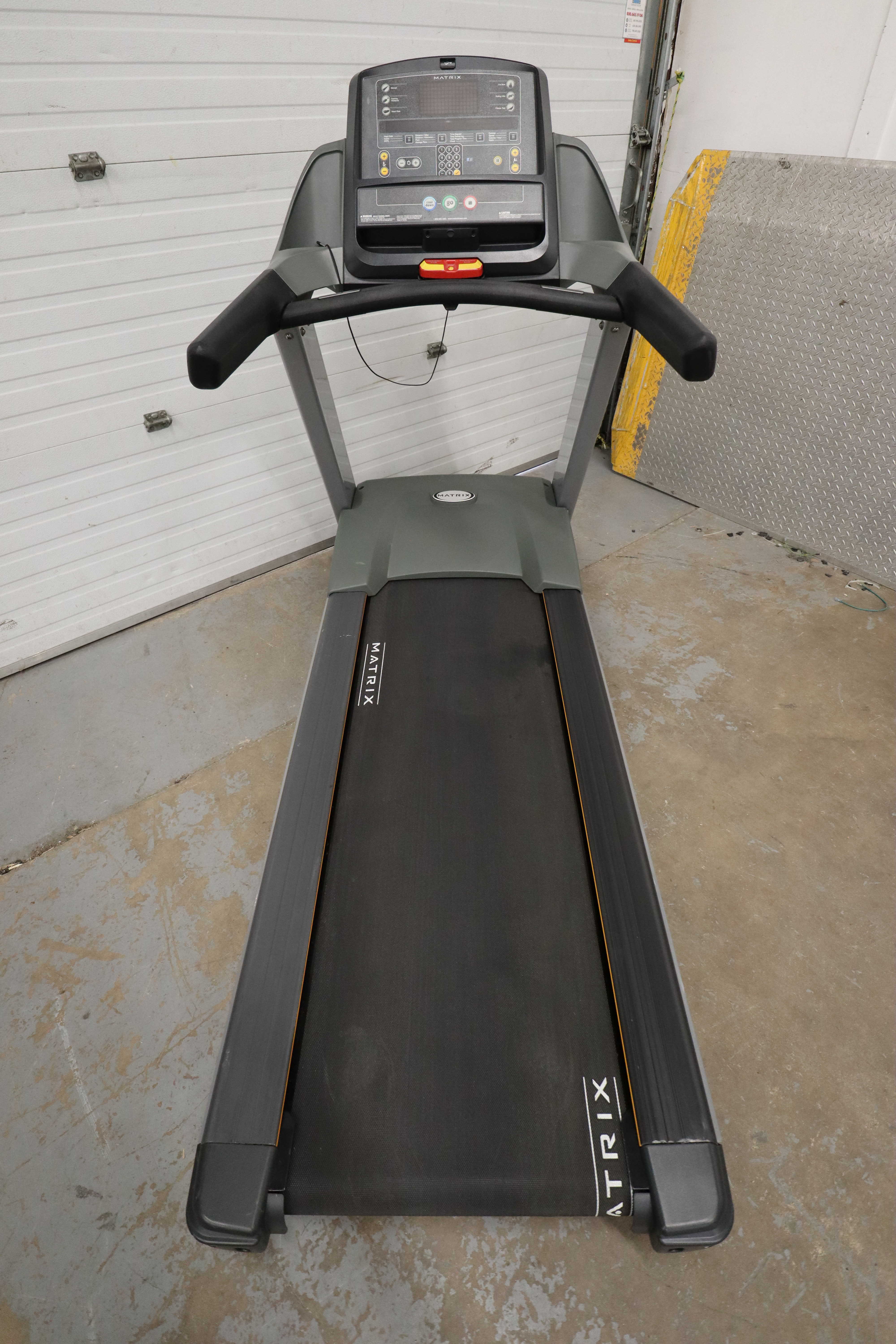 Used Matrix Commercial T3X T-3X-05-C Non Folding Treadmill