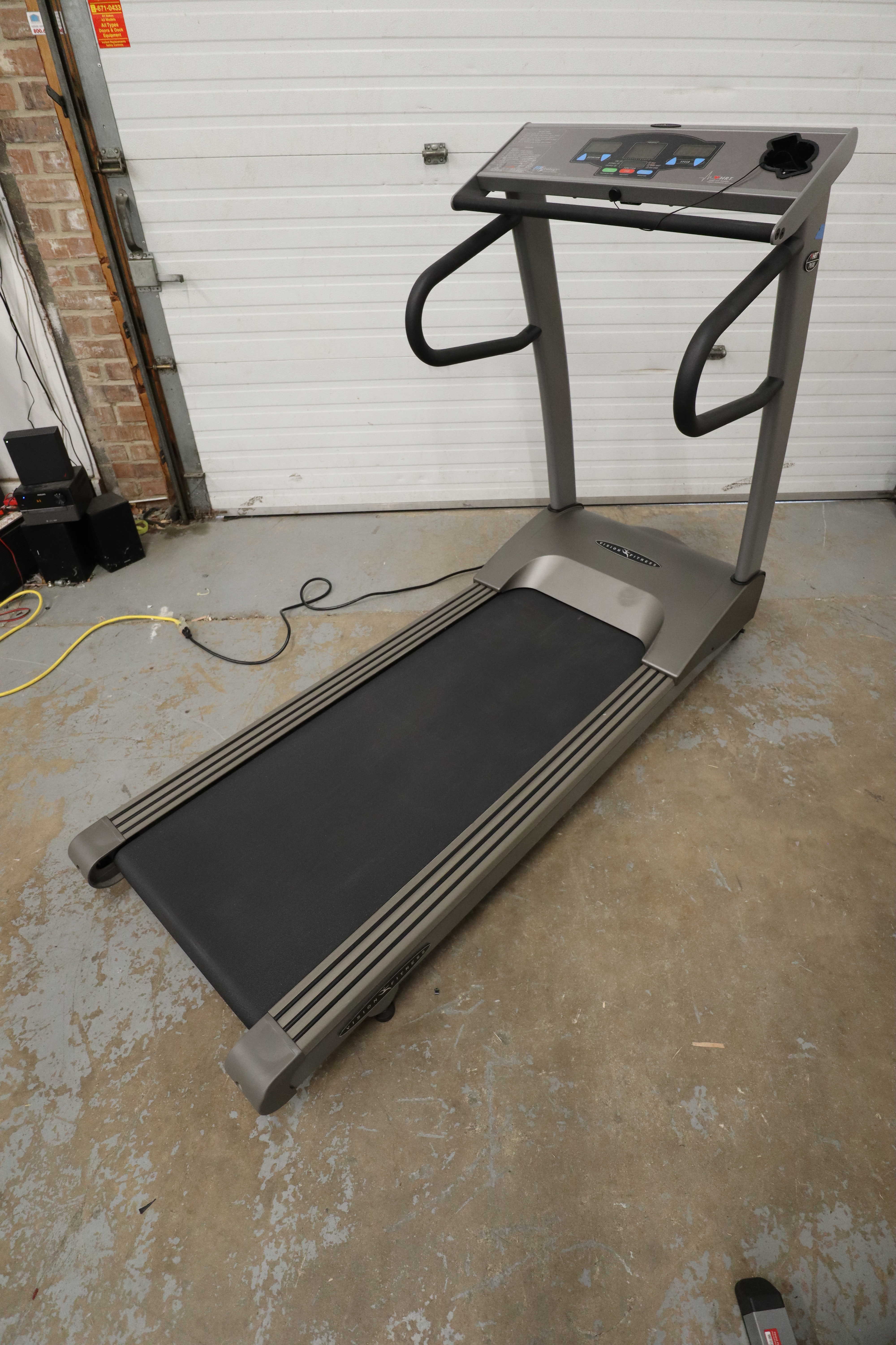 Used Vision Fitness T9500HRT MTM540 Non Folding Treadmill