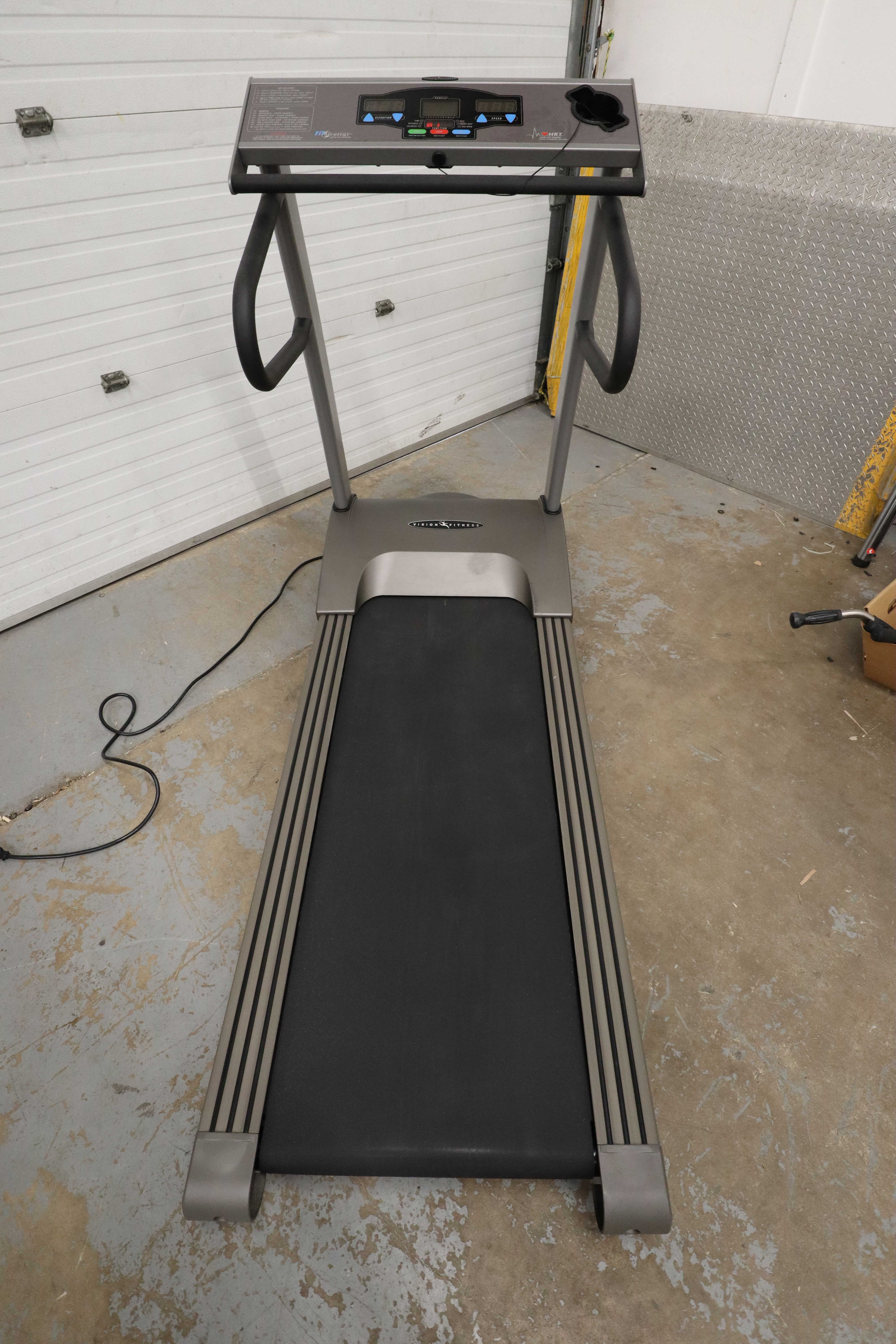 Used Vision Fitness T9500HRT MTM540 Non Folding Treadmill